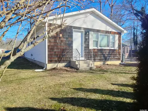 225 Moriches Ave, Mastic, NY 11950