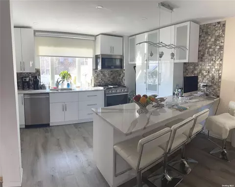 53-78 66th St, Maspeth, NY 11378