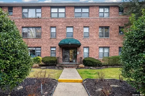 320 Atlantic Ave #E15, East Rockaway, NY 11518