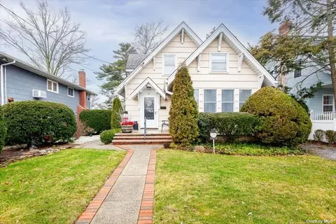 114 Maplewood St, West Hempstead, NY 11552