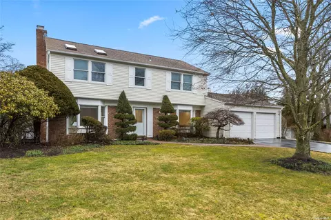 38 Hargrove Dr, Stony Brook, NY 11790