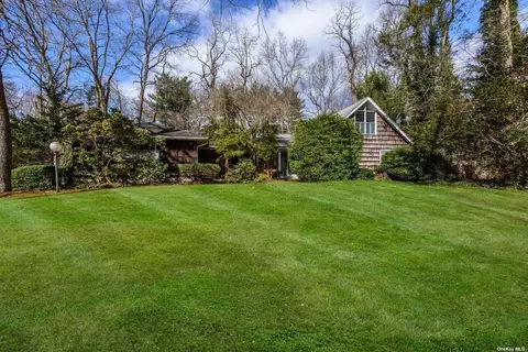 56 Briarfield Ln, Huntington, NY 11743