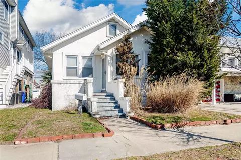 519 W Market St, Long Beach, NY 11561