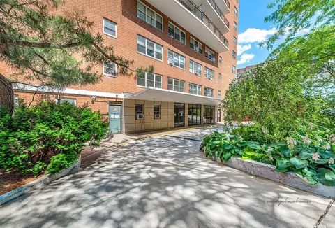 72-35 112th St #D, Forest Hills, NY 11375