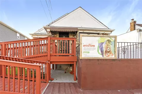 141-12 185th St, Springfield Gardens, NY 11413