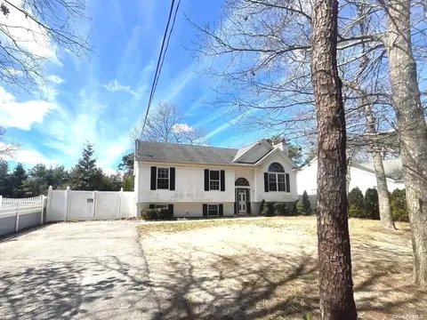 156 Mastic Beach Rd, Mastic Beach, NY 11951