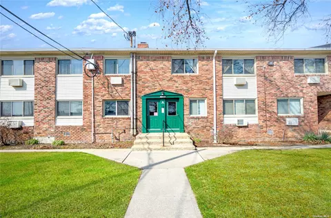 2453 Union Blvd #19B, Islip, NY 11751