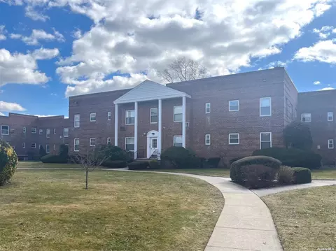 285 Central Ave #C-4, Lawrence, NY 11559