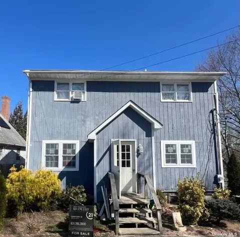 48 Millbrook Ln, Riverhead, NY 11901