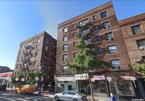 72-34 Austin St #6, Forest Hills, NY 11375