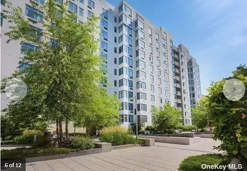40-28 College Point Blvd #1209, Flushing, NY 11354