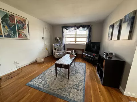 249-15 64 Ave #2, Little Neck, NY 11362