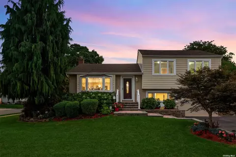 114 Lincoln Rd, Plainview, NY 11803