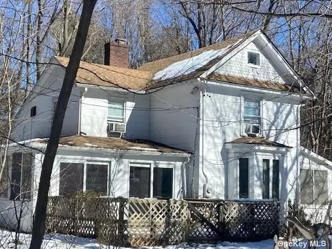 511 Canal Rd, Mount Sinai, NY 11766