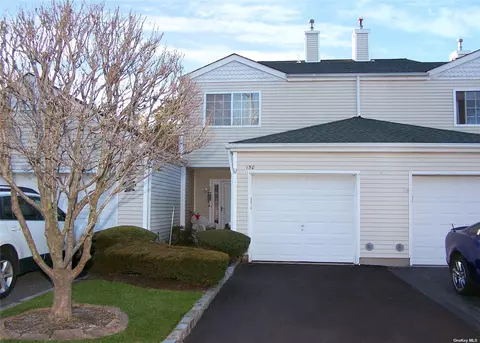 150 Farm House #150, Manorville, NY 11949