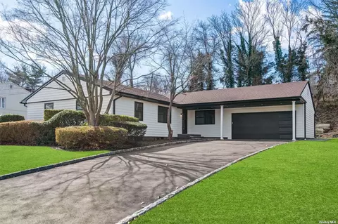 19 Cornell Dr, Plainview, NY 11803
