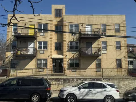 87-05 168th St, Jamaica Hills, NY 11432