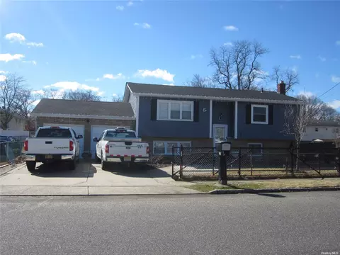 48 Nathalie Ave, Amityville, NY 11701