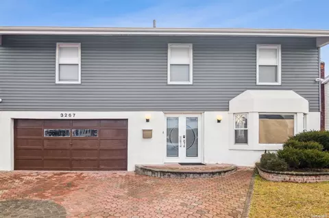 3267 Wolfson Dr, Baldwin Harbor, NY 11510 photo 1