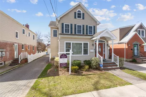 18 Hawthorne Ave, Floral Park, NY 11001