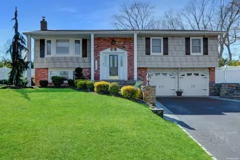 12 Chassyl Rd, Commack, NY 11725