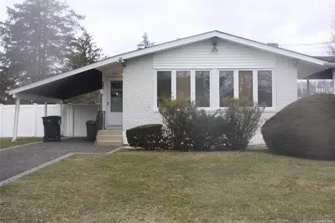 381 Hunter Ave, West Islip, NY 11795