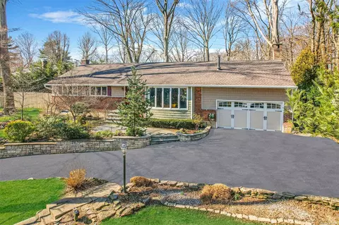 19 Reynolds Rd, Glen Cove, NY 11542