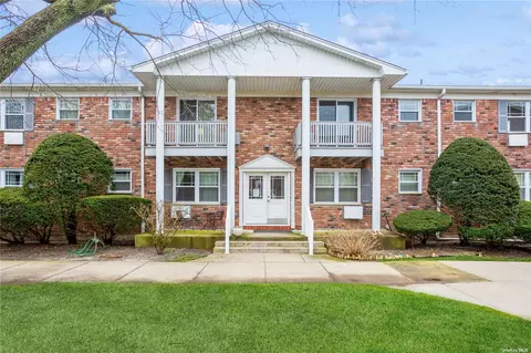 79 Fairharbor #79, Patchogue, NY 11772