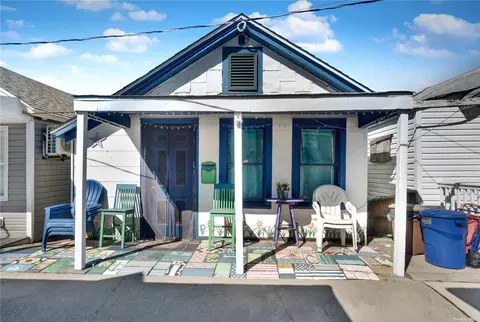 173 Beach 109 St # A, Rockaway Park, NY 11694