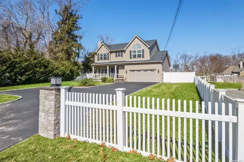 215 Lower Rocky Point Rd, Sound Beach, NY 11789