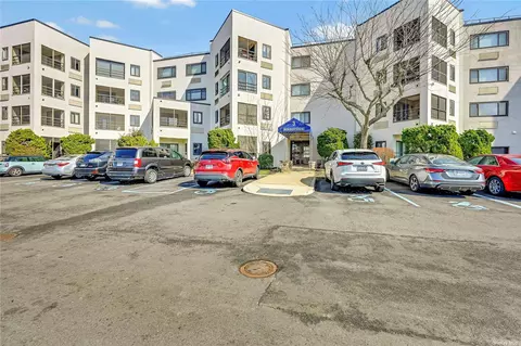 725 Miller Ave #322, Freeport, NY 11520