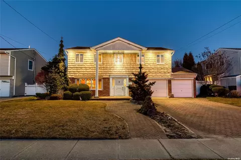 2797 Mandalay Beach Rd, Wantagh, NY 11793