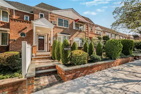 62-09 80th St, Flushing, NY 11379