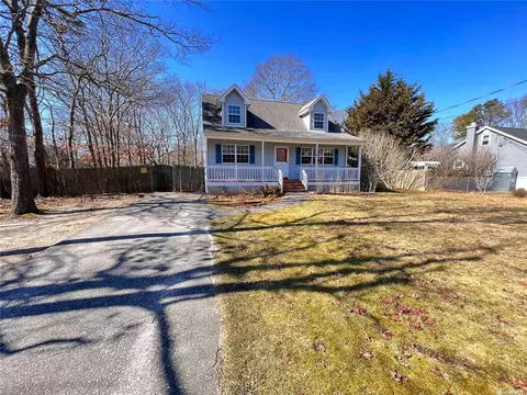 172 Madison St, Mastic, NY 11950