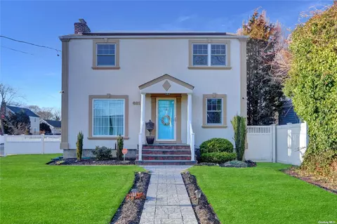 681 Demott Ave, Baldwin, NY 11510