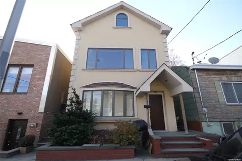 67-10 53rd Dr, Maspeth, NY 11378