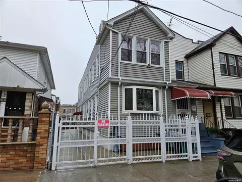 85-17 101st St, Richmond Hill North, NY 11418