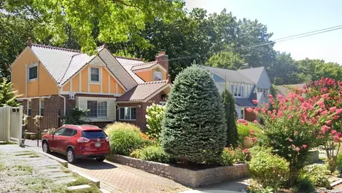 220-72 77th Ave, Bayside, NY 11364