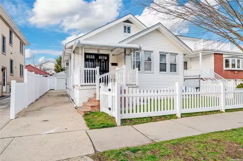 551 W Market St, Long Beach, NY 11561