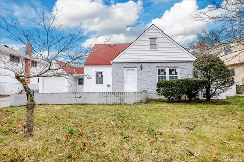 165 Boden Ave, Valley Stream, NY 11580