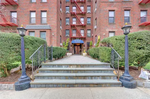 83-84 116 St #3-C, Kew Gardens, NY 11418
