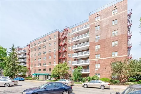 85-10 151 Ave #5K, Howard Beach, NY 11414