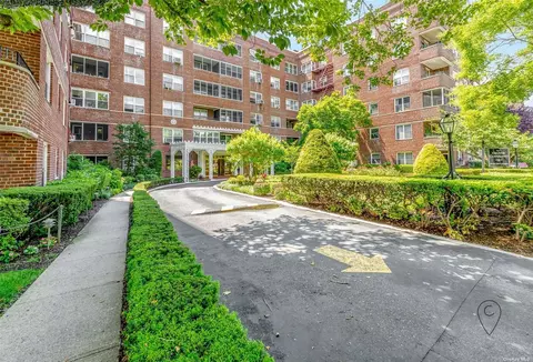 67-38 108th St #B53, Forest Hills, NY 11375