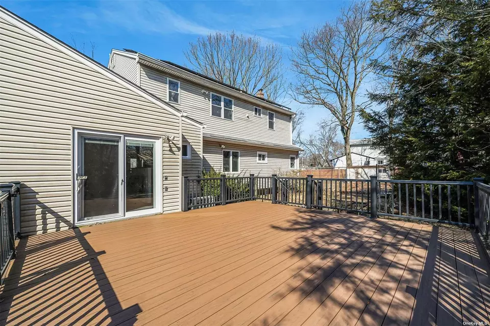 1201 Brookdale Ave, Bay Shore, NY 11706 36 Photos Movoto