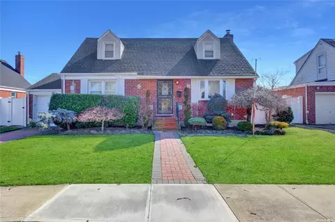 23 Rifton St, Elmont, NY 11003