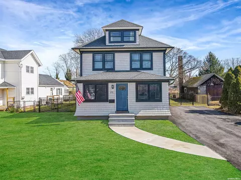 171 Bay Ave, Patchogue, NY 11772