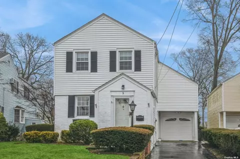 3 Gotham St, Valley Stream, NY 11581