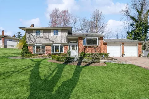 13 Tusculum Rd, Commack, NY 11725
