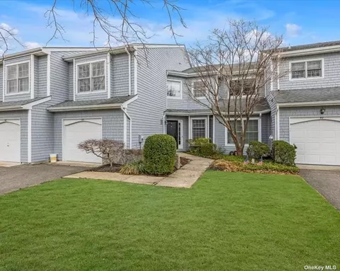 68 Lakebridge Dr #68, Kings Park, NY 11754