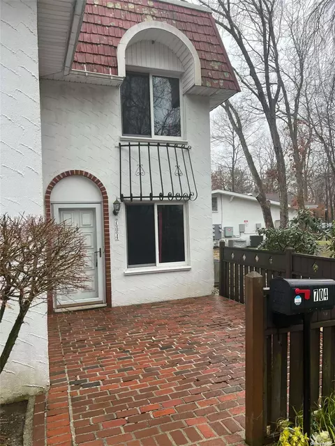 704 Blue Ridge Dr #1, Medford, NY 11763